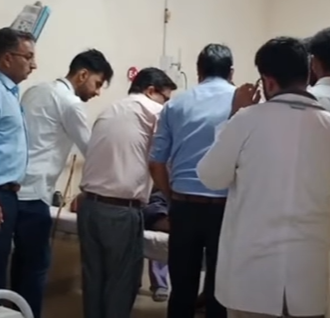 चूरू: खेत में कृषि कार्य के दौरान करंट लगने से किसान की दर्दनाक मौत, पोस्टमार्टम के बाद शव परिजनों को सौंपा गया 10 SARDARSHAHAR NEWS Screenshot 2025 05 16 125422 1 SARDARSHAHAR NEWS