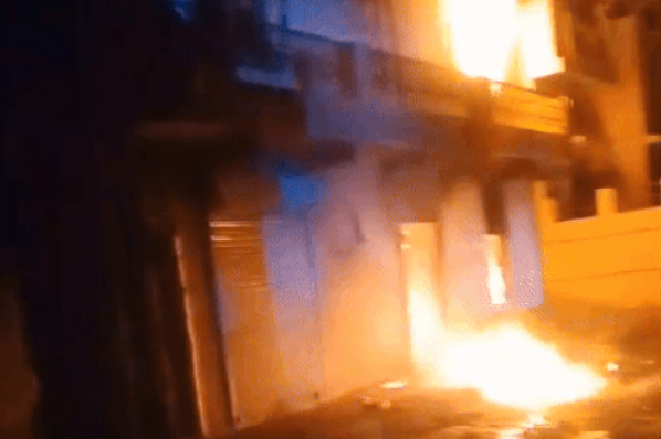 युवक-युवती की लव-मैरिज से गांव में तनाव, लड़की के परिजनों ने चाचा का घर जलाया 10 SARDARSHAHAR NEWS image 4 SARDARSHAHAR NEWS