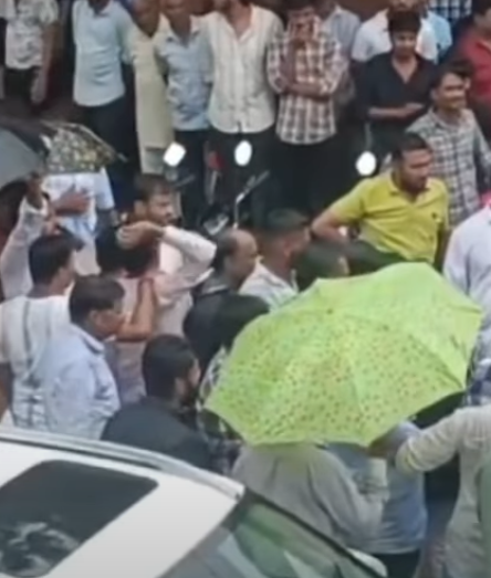 चूरू के सादुलपुर में होटल पर हमला: लाठी-डंडों और तलवारों से तोड़फोड़ 12 SARDARSHAHAR NEWS image 2 SARDARSHAHAR NEWS